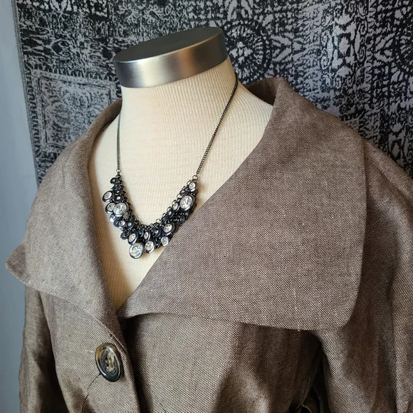 BCBG...BEAUTIFUL LONG COAT - Picture 2 of 7